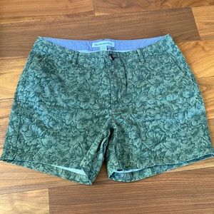 Amazon Essentials womens floral printed shorts size 10